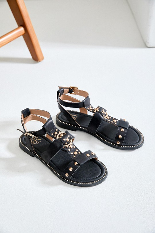 Naisten kesäsandaalit – kevyet ja  mukavat.  Nyt ennakkotilattavissa