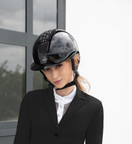 FP Quantinum Chic Shiny ratsastuskypärä aurinkolipalla, musta