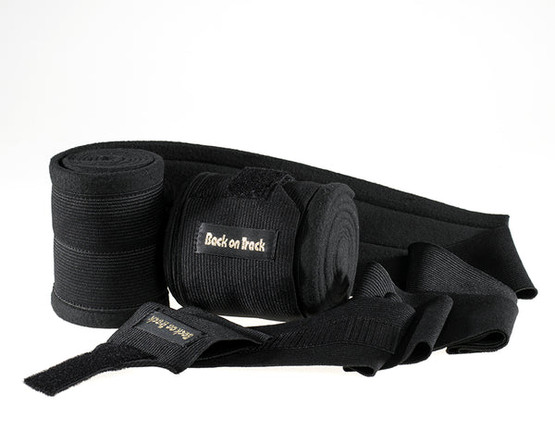 Treenipintelit, patjat ja pinteli samassa 