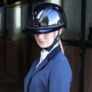 Alicia ratsastuskypärä, kiiltävä musta