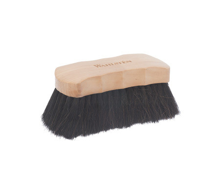 Luonnonjouhiharja puukannella