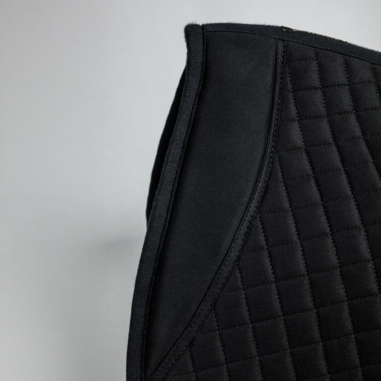 Back on Track Estesatulahuopa No.3, musta