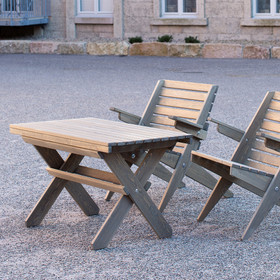 Taitettava puutarhapöytä