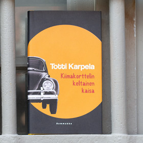 Kiimakorttelin keltainen kaisa - Totti Karpela