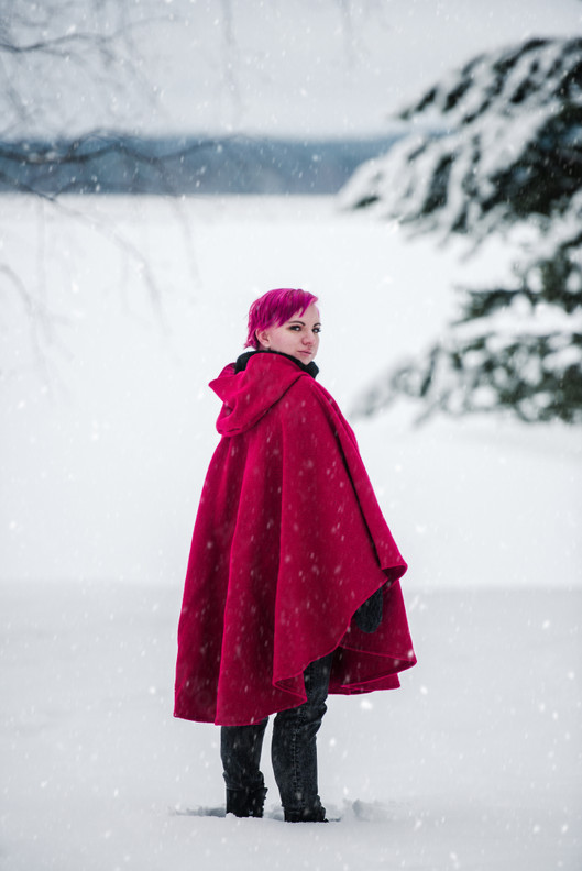 Hupullinen viitta Vilukko, punainen