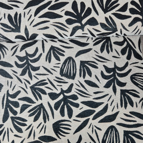 GOBELIINI BLACK AND WHITE FLOWERS