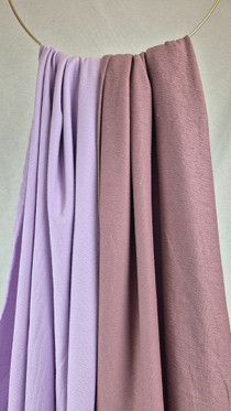 YKSIVÄRINEN CREPE -COLLEGE