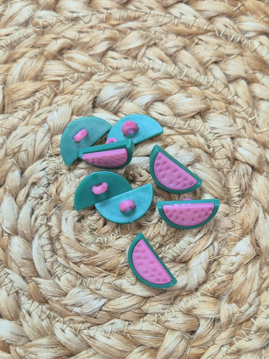 KANNALLINEN NAPPI: VESIMELONI 10x20MM