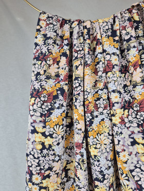 KUDOTTU VISKOOSIKREPPI - FLOWERS NAVY