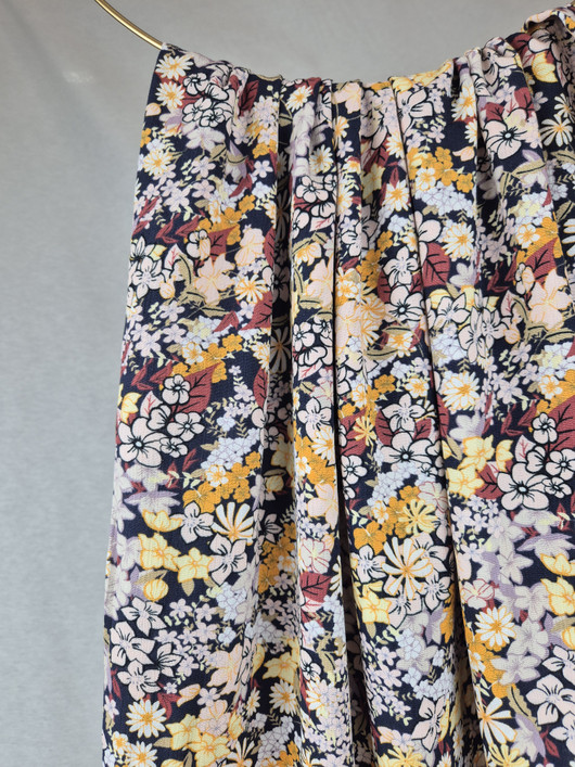 KUDOTTU VISKOOSIKREPPI - FLOWERS NAVY