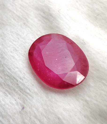 Ruby 5,2ct  / 12mm with GRA cerificate