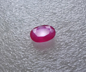 Rubiini 12 mm / 5,2 ct GRA todistuksella