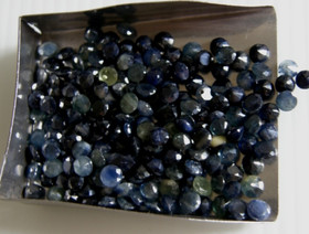 2kpl safiiria n. 4 mm / 0,35 ct pyöreä