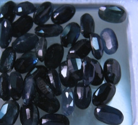 2kpl safiiria 5x3 mm / 0,35 ct ovaali