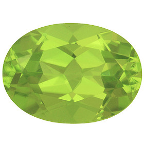 Peridot 7 x 5 mm / 0,7 ct oval