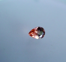 Bicolor tourmaline pear 0,56 ct
