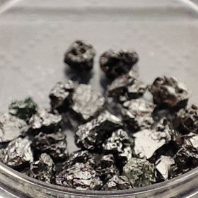 musta raakatimantti 4-6 mm / 0,25-0,4 ct