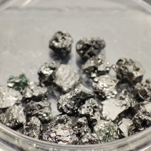 Raakatimantti harvinainen black diamond hiomattomana