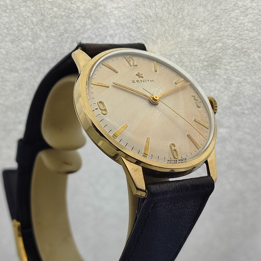  Vintage 14ct golden Zenith 