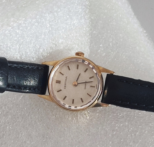 14ct golden Certina