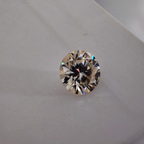 Moissaniitti  3.00ct värisävyä vaihtava