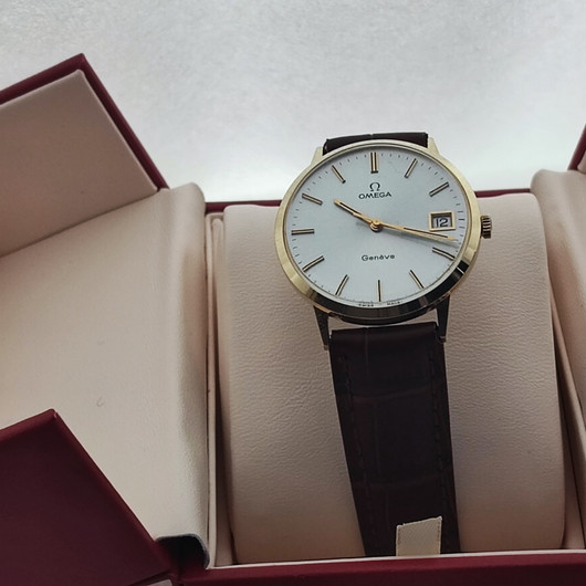 14ct kultainen Omega Geneve uutta vastaavassa kunnossa 