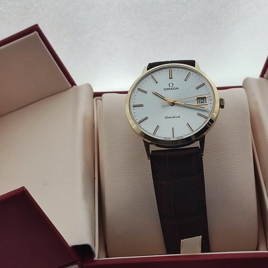 14ct kultainen Omega Geneve uutta vastaavassa kunnossa 