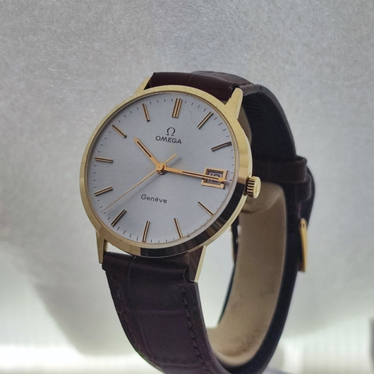 14ct kultainen Omega Geneve uutta vastaavassa kunnossa 