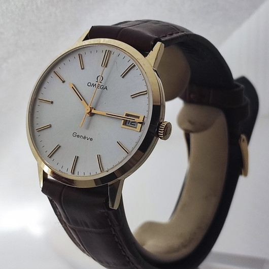 14ct kultainen Omega Geneve uutta vastaavassa kunnossa 