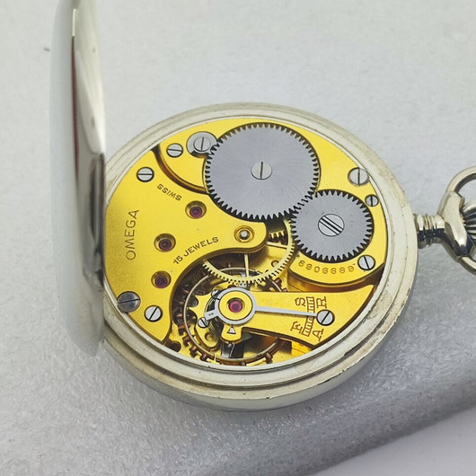  Omega vintage taskukello uudenveroisessa kunnossa