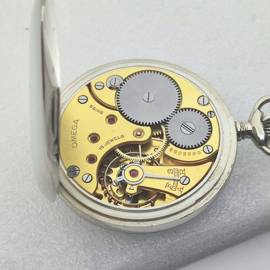  Omega vintage taskukello uudenveroisessa kunnossa