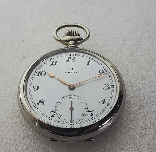  Omega vintage taskukello uudenveroisessa kunnossa