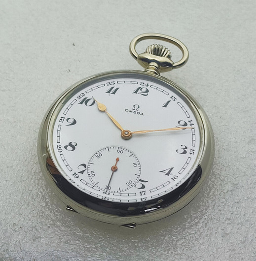  Omega vintage taskukello uudenveroisessa kunnossa