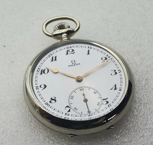  Omega vintage taskukello uudenveroisessa kunnossa