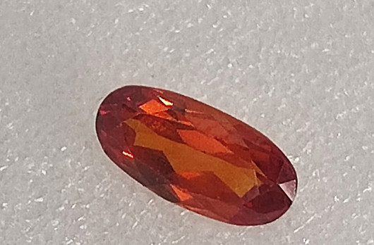 Garnet 19 x 10 mm / 13 ct oval
