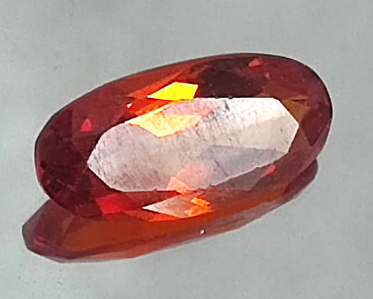 Garnet 19 x 10 mm / 13 ct oval