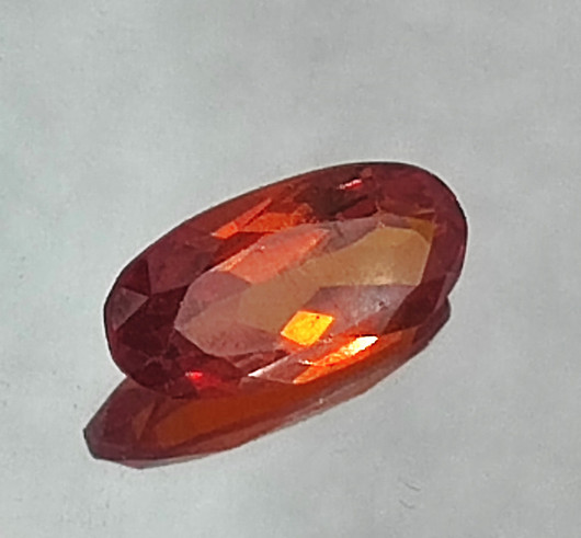 Garnet 19 x 10 mm / 13 ct oval