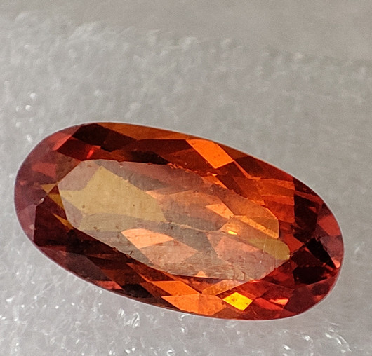 Garnet 19 x 10 mm / 13 ct oval