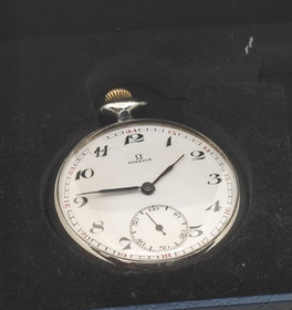 Omega rare steel . cal 40,6LT1