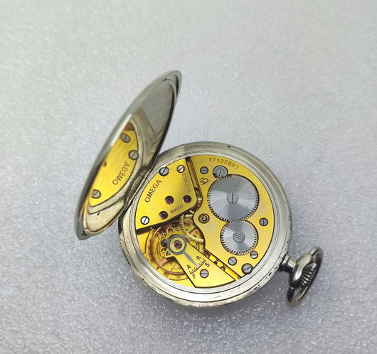 Omegan vintage teräsmalli