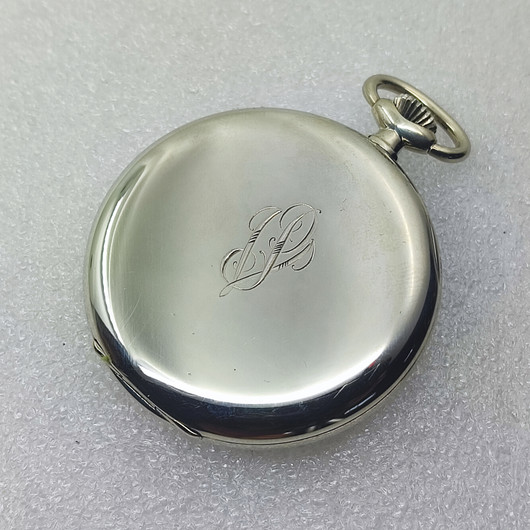 Omegan vintage teräsmalli