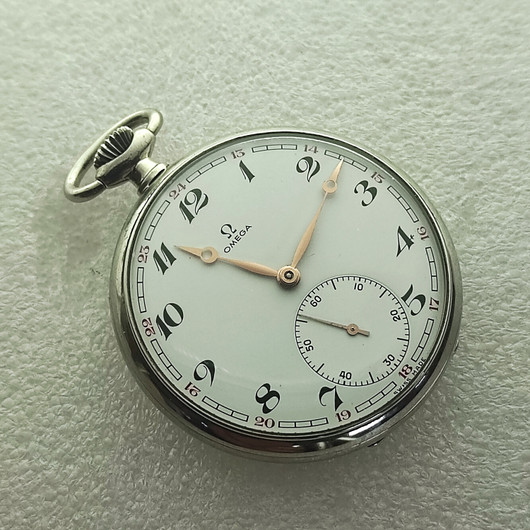 Omegan vintage teräsmalli