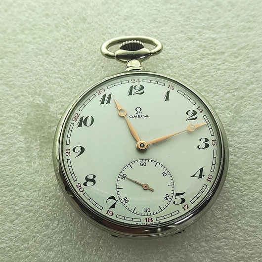 Omegan vintage teräsmalli