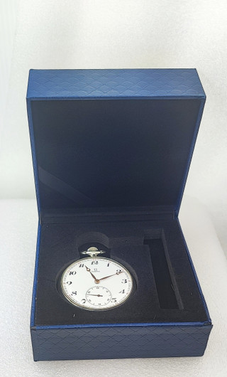 Omegan vintage teräsmalli