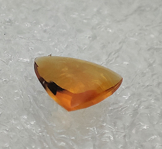 Citrine 1,2 ct, triangle with cerificate