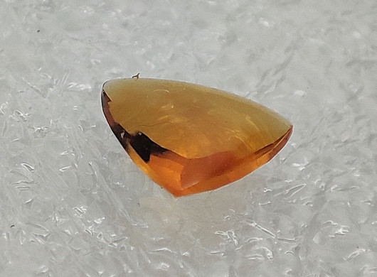 Citrine 1,2 ct, triangle with cerificate