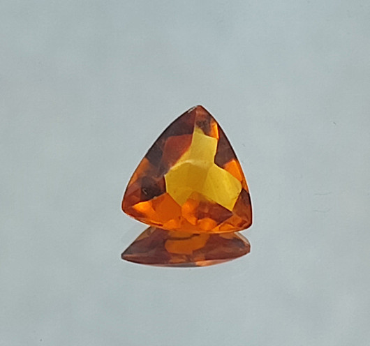 Citrine 1,2 ct, triangle with cerificate