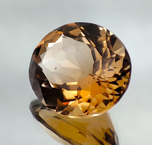 Imperial Topaz rarity 11 x 9 mm / 5,2 ct oval