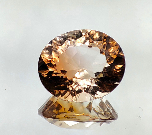 Imperial Topaz rarity 11 x 9 mm / 5,2 ct oval