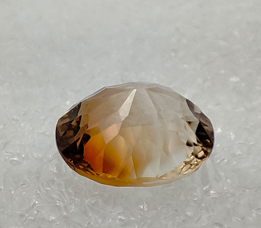 Imperial Topaz rarity 11 x 9 mm / 5,2 ct oval